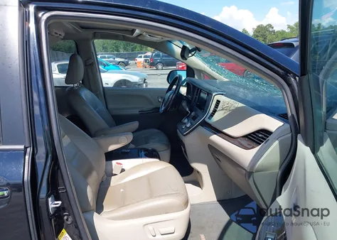 2016 Toyota Sienna Xle 8 Passenger z USA, uszkodzony, nr VIN 5TDYK3DC8GS711357